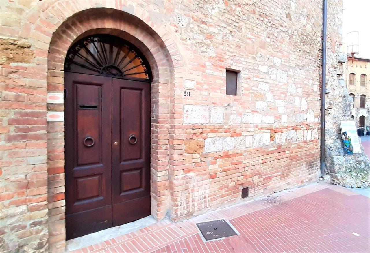 Torre Salvucci Maggiore Medieval Tower Experience サン・ジミニャーノ エクステリア 写真