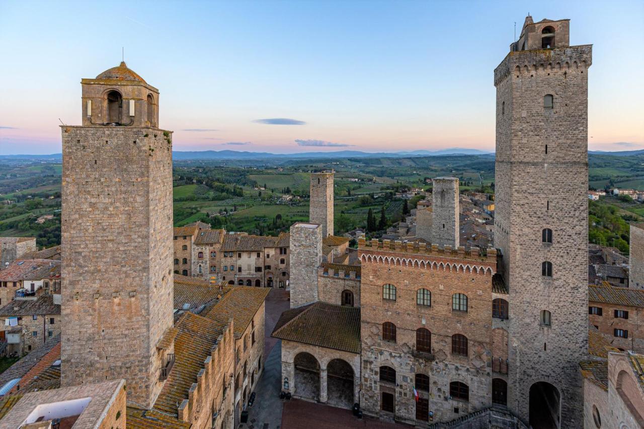Torre Salvucci Maggiore Medieval Tower Experience サン・ジミニャーノ エクステリア 写真